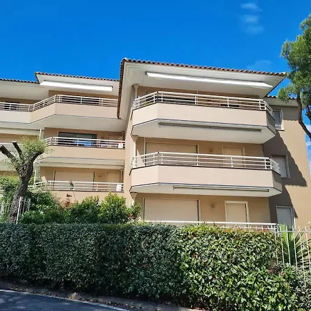 Lägenhet En Centre-ville En Rez-de-jardin Cavalaire-sur-Mer