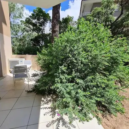 En Centre-ville En Rez-de-jardin * Cavalaire-sur-Mer