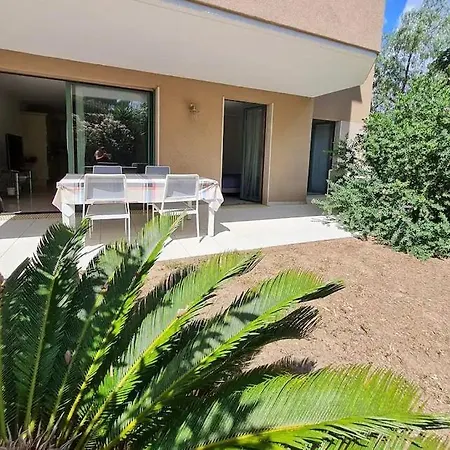 En Centre-ville En Rez-de-jardin Cavalaire-sur-Mer